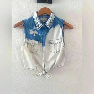 Chiquelle Sleeveless Bleached Denim Shirt Studded Collar Size Medium Tie Front